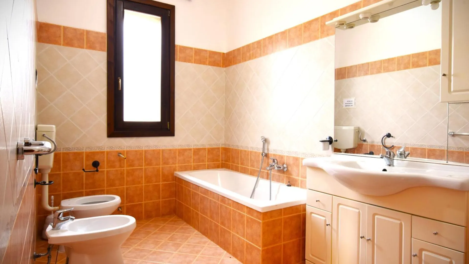 Doppia Villa Indipendente/Clara Mandra Capreria